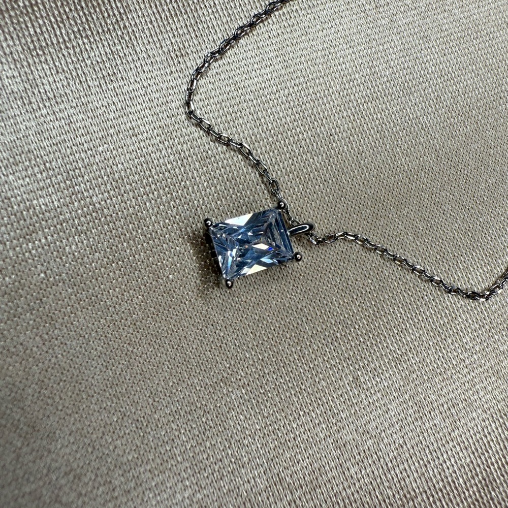 Express Silver Necklace with Clear Gemstone